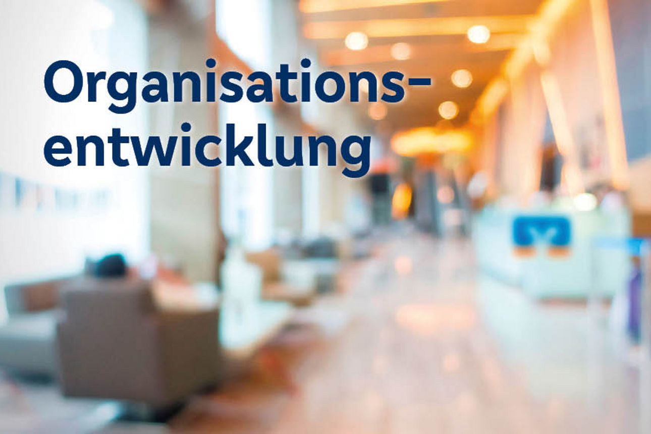 Verschwommener Hintergrund in einen Serviceraum für Kundinnen und Kunden