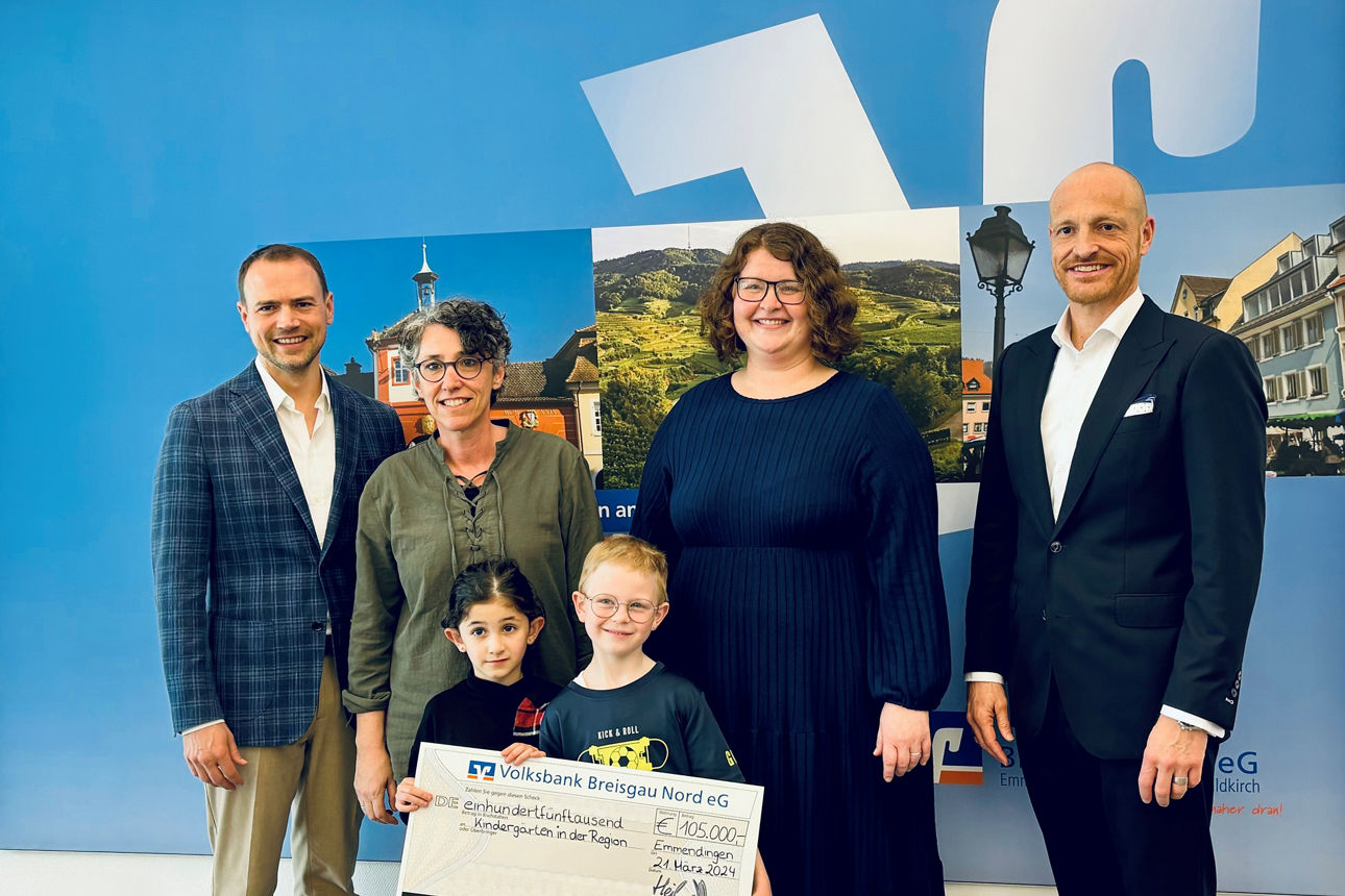 Spendenübergabe Gruppe