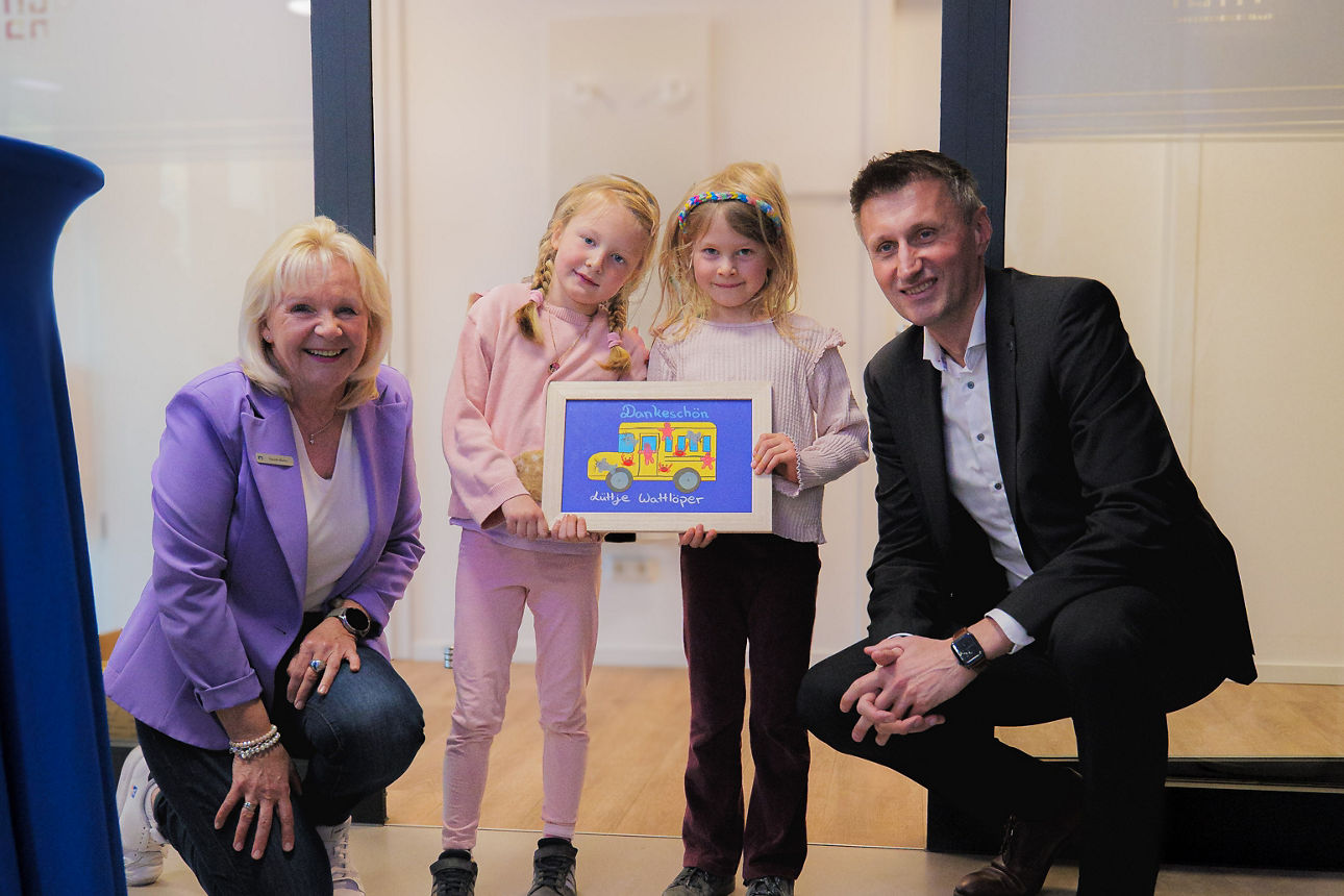 Übergabe VRmobil Kinderbusse in Jever