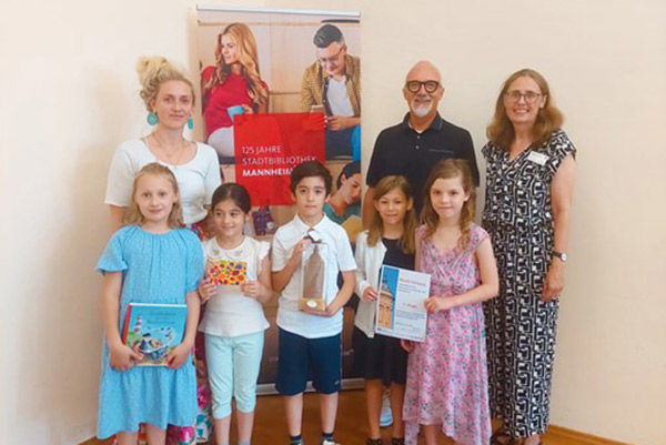 Viele Kinder beim Lesewettbewerb