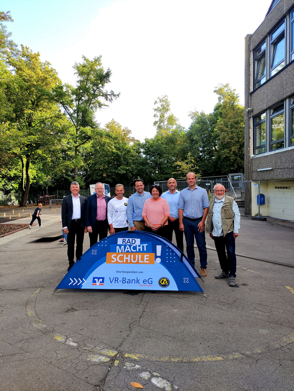 Christof Klein, Siegfried Braun, Holger Sievers, Patrick Haas sowie städtische Mitarbeiter und Mitarbeiterinnen