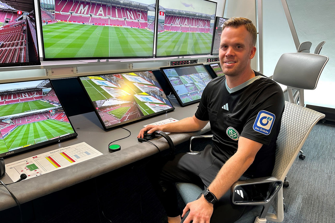 Pascal Müller im Kölner Keller als VAR