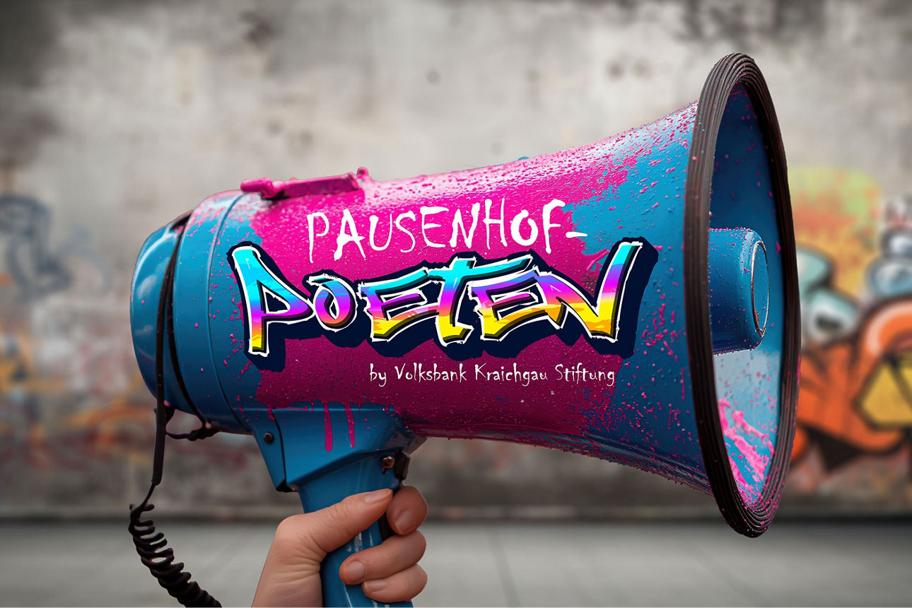 Megafon mit Aufdruck Pausenhof-Poeten by Volksbank Kraichgau Stiftung
