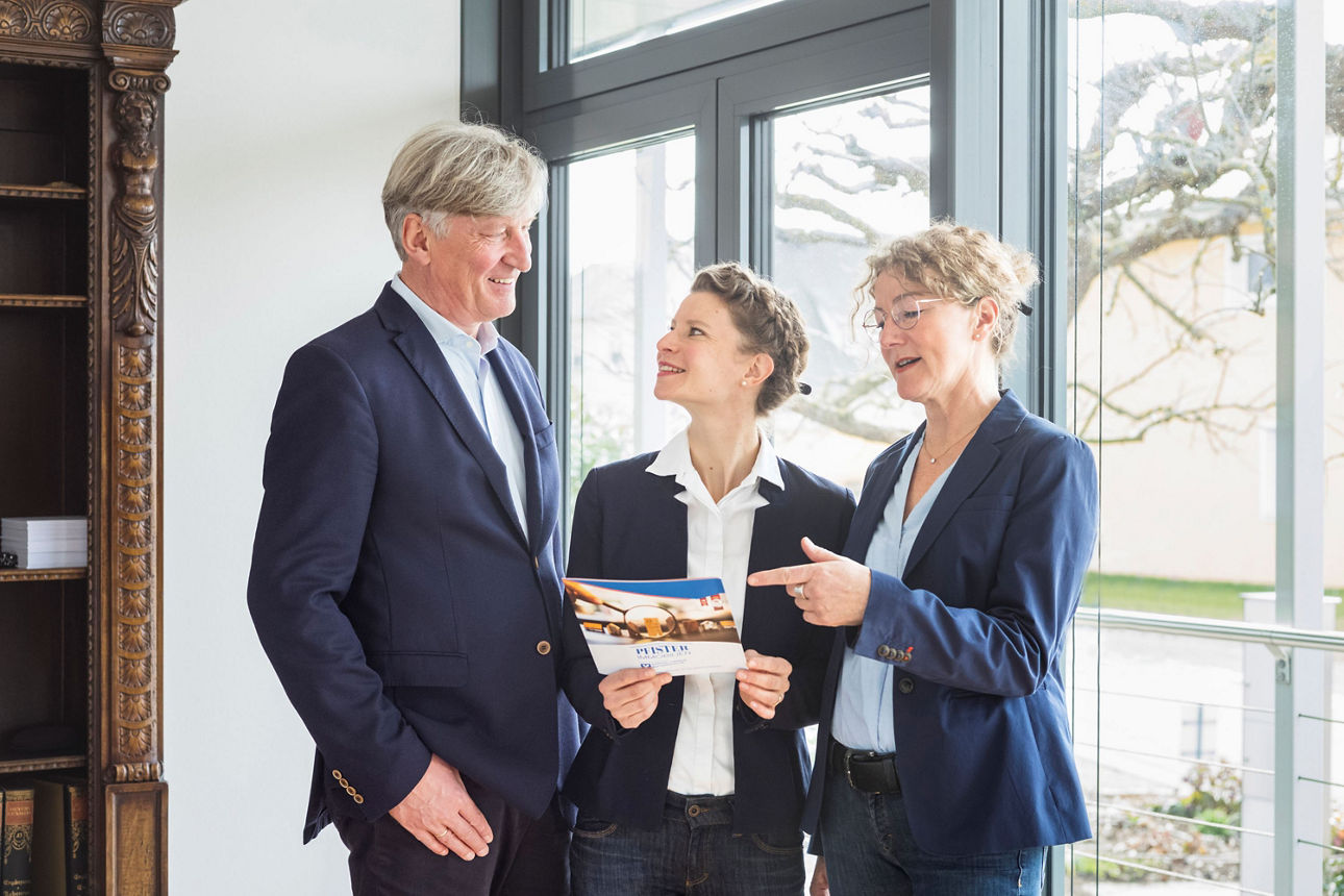 Das Bild zeigt vonl links nach rechts.: Peter, Laura und Barbi Pfister