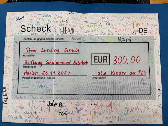 Spendensammel-Scheck der Kinder der Peter Lunding-Schule