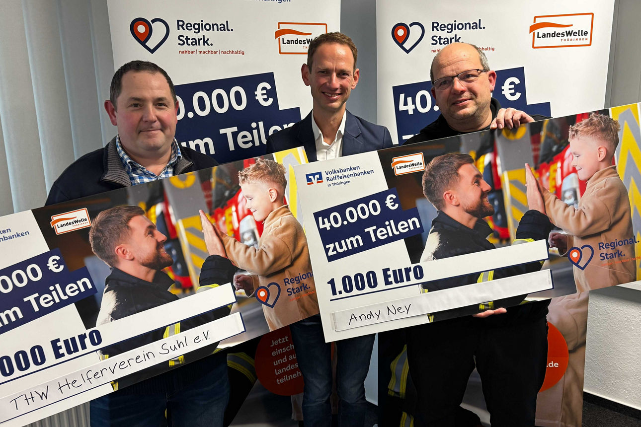 Gewinner Andy N. und THW Suhl mit Volksbankvertreter