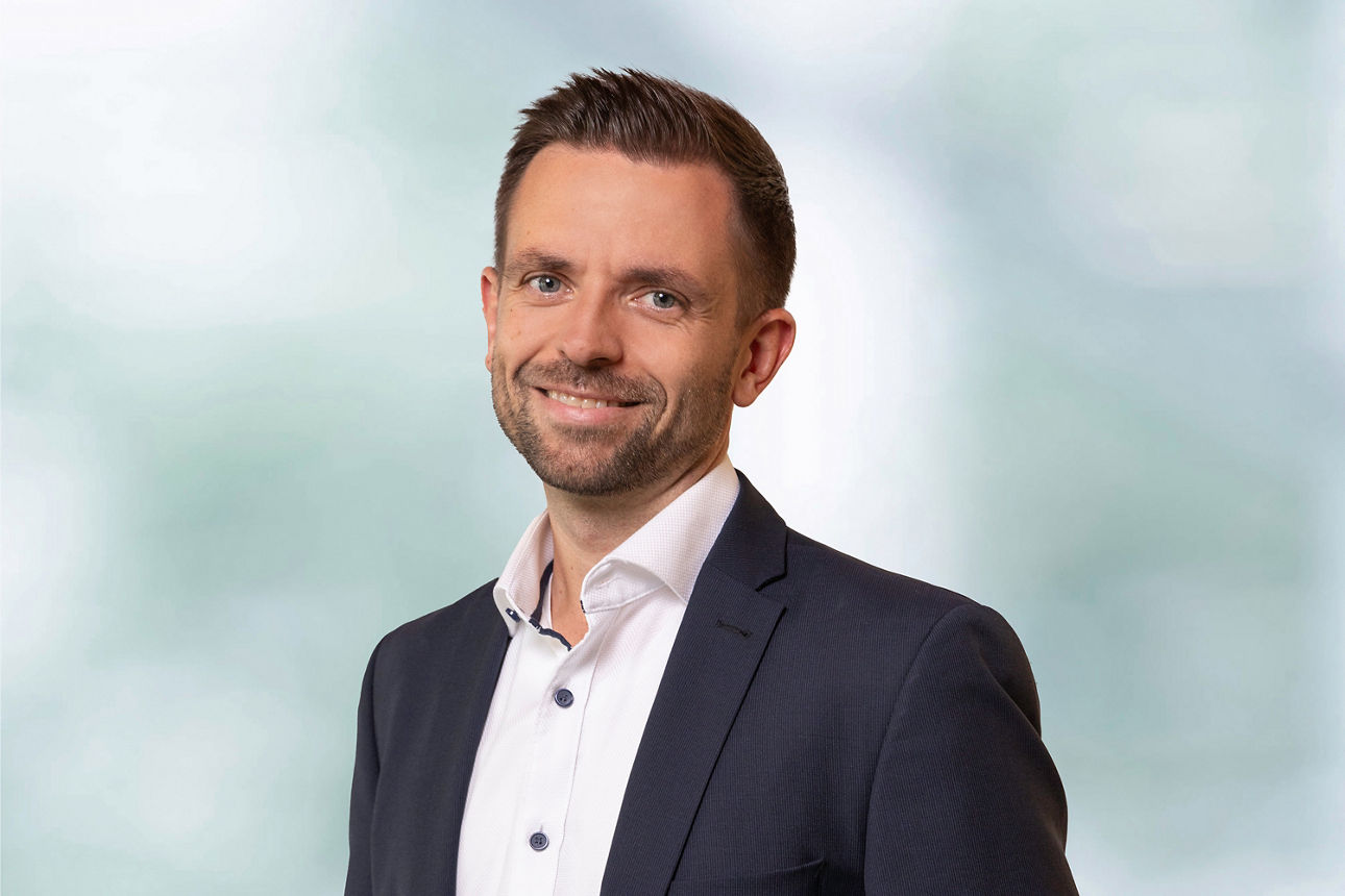 Portraitaufnahme unseres Kollegen Daniel Pielken