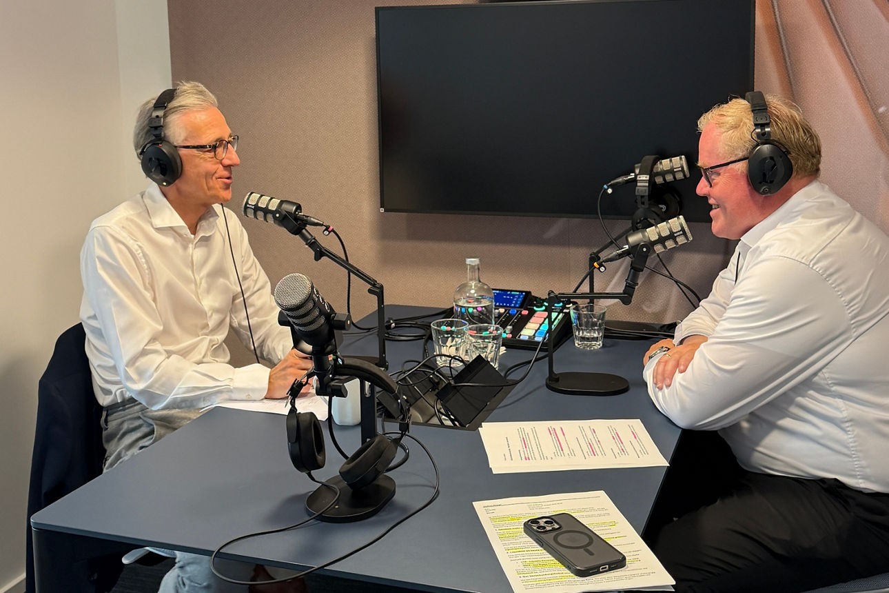 Prof. Stephan Paul und Dr. Peter Güllmann bei der Podcastaufnahme