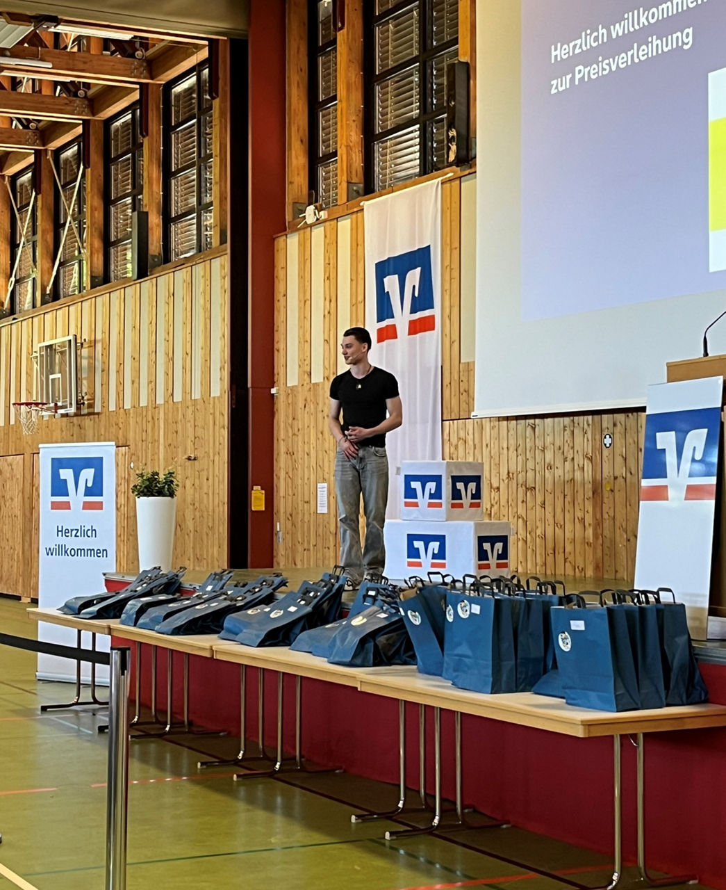 Preisverleihung jugend creativ Zauberer Christoph Beck