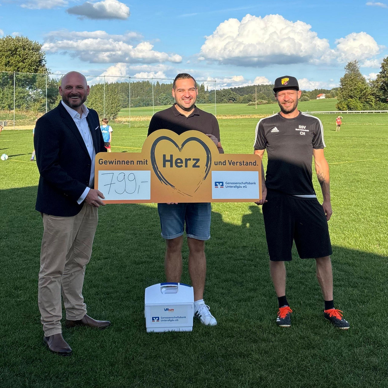 Gruppe von Kindern beim Fußball