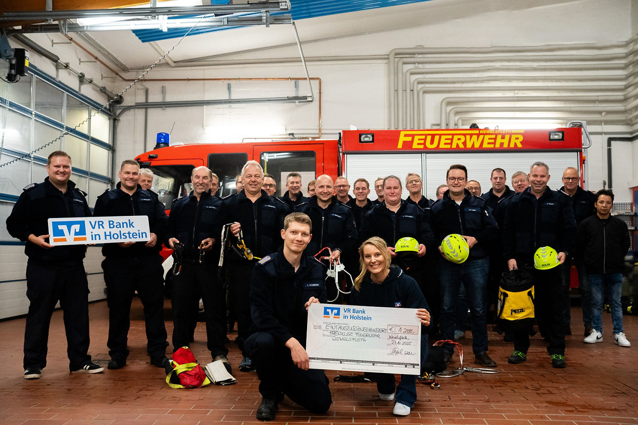 Spendenübergabe bei der Freiwilligen Feuerwehr Wewelsfleth