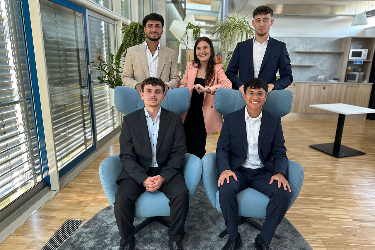 Absolventen des Abschlussjahrgangs 2025 in der Filiale in Wiesloch