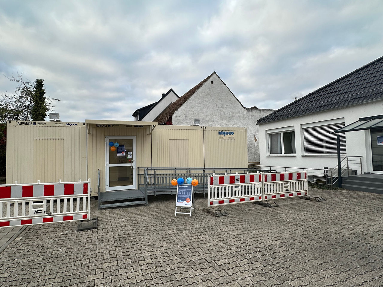 Bank-Container auf dem Parkplatz der Filiale Münzesheim.