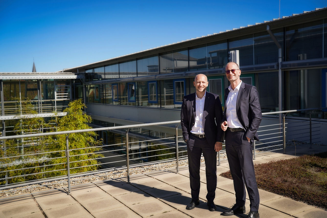 Die Vorstände Klaus BIeler und Dimitrios Meletoudis beim Bilanzpressegespräch 2025 in Wiesloch.