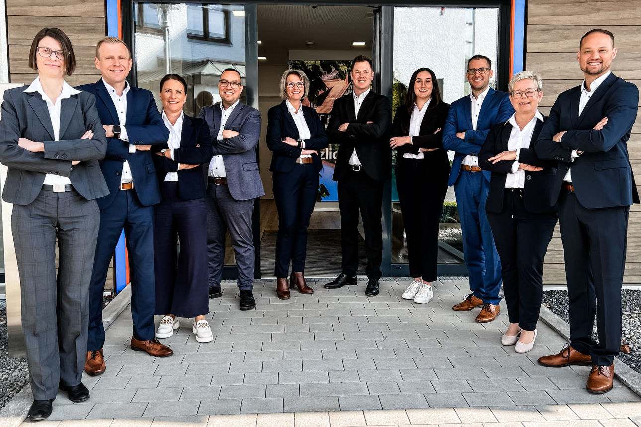 PrivateBanking Team der VR-Bank Alb-Blau-Donau, das Team steht nebeneinander