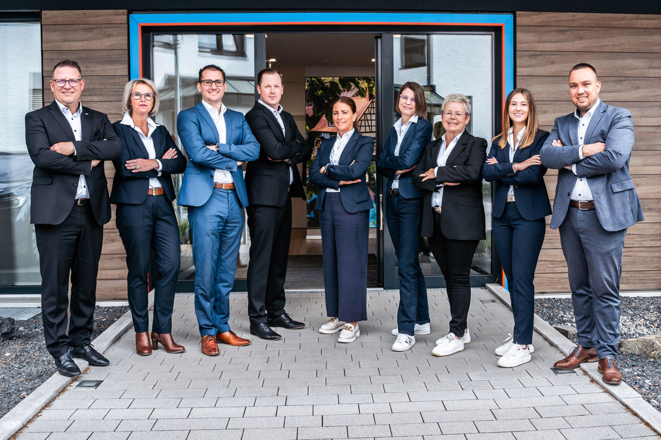 PrivateBanking Team der VR-Bank Alb-Blau-Donau, das Team steht nebeneinander