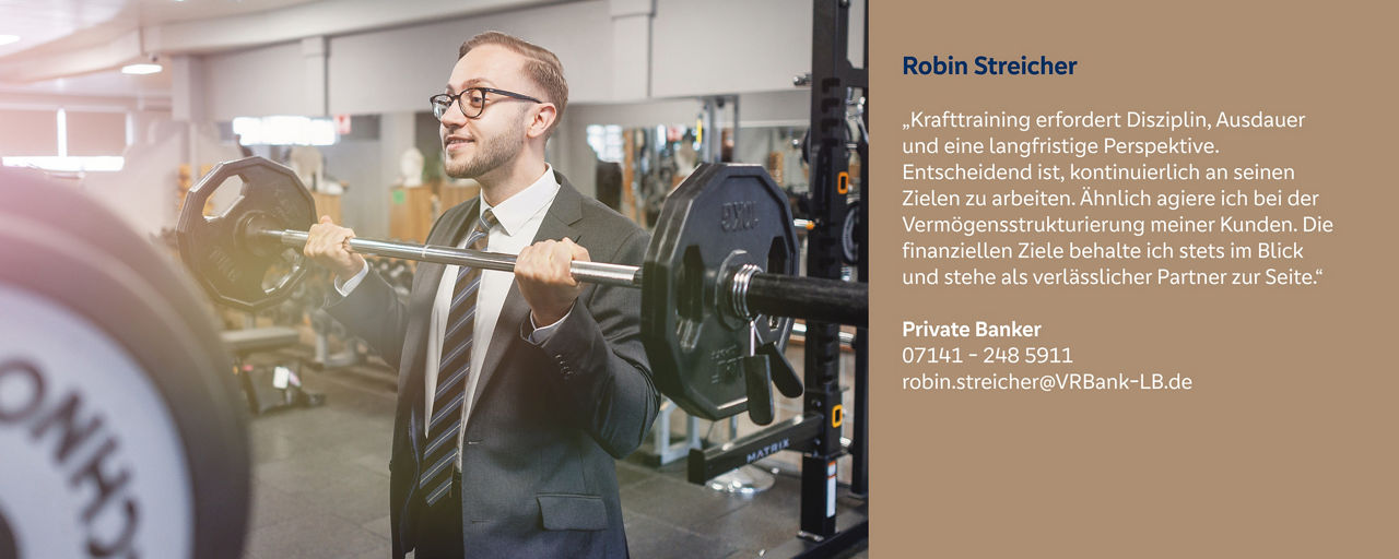 Robin Streicher hebt Gewichte im Fitnessstudio – steht sinnbildlich für Disziplin und Ausdauer in der Finanzberatung.