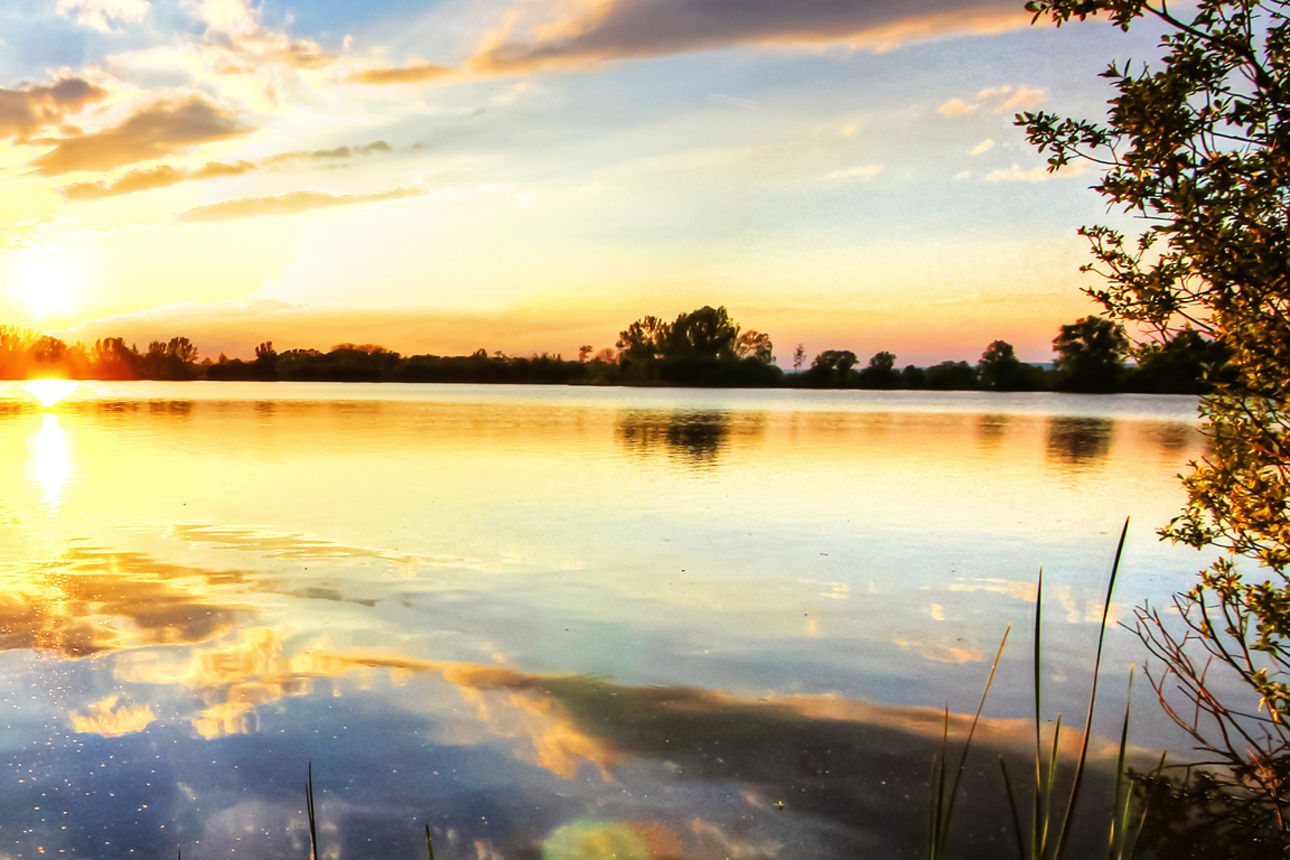 Sonnenuntergang an einem See