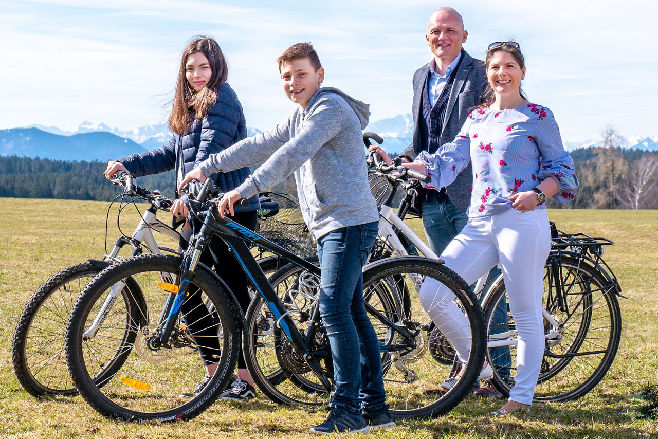 Familie mit dem Fahrrad