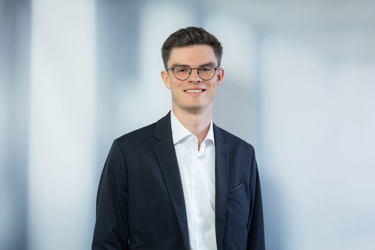 Daniel Purucker, Auszubildender