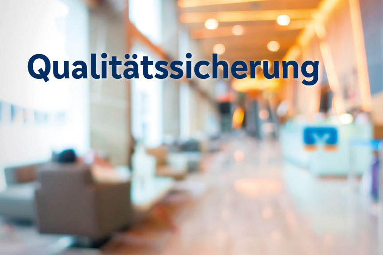 Verschwommener Hintergrund in einen Serviceraum für Kundinnen und Kunden
