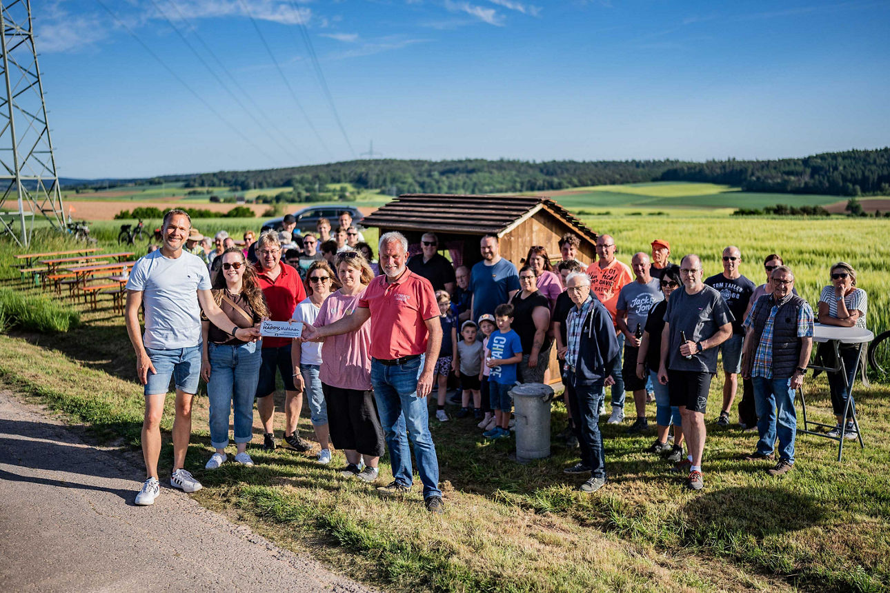 Große Freude in Römershausen: Das Happy Hüttchen bringt Menschen zusammen und stärkt die Gemeinschaft vor Ort.