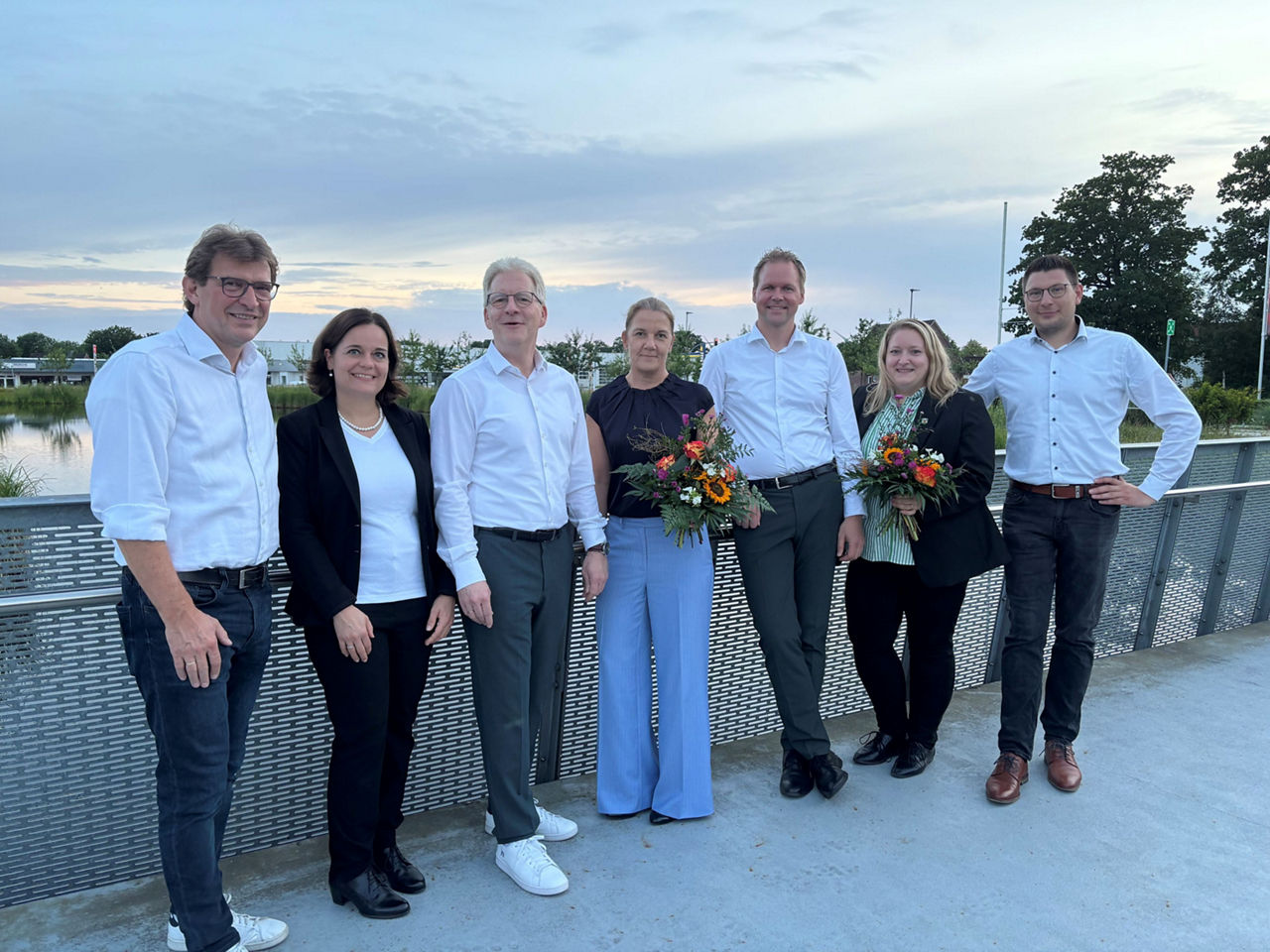 Gruppenfoto mit Vorstand und Aufsichtsrat