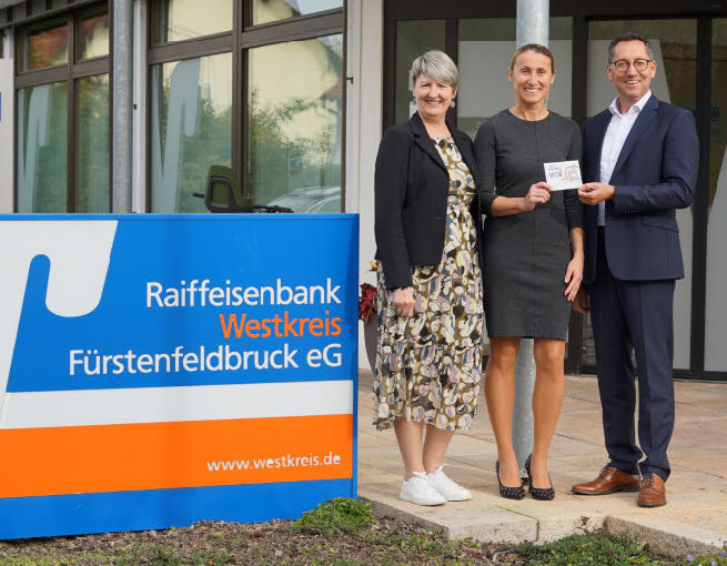 Übergabe Geschenkgutschein an Daniela Schreck