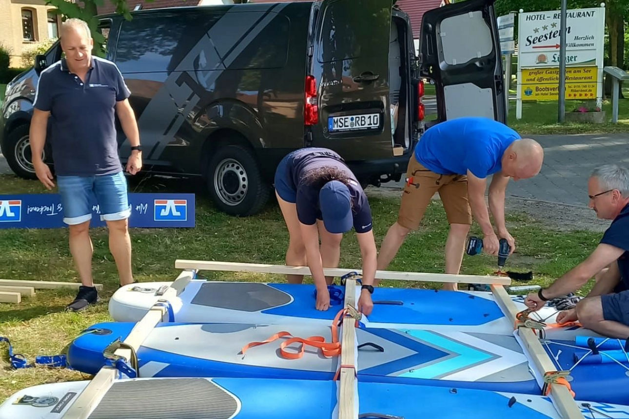 Badewannenregatta - Wir bauen auf