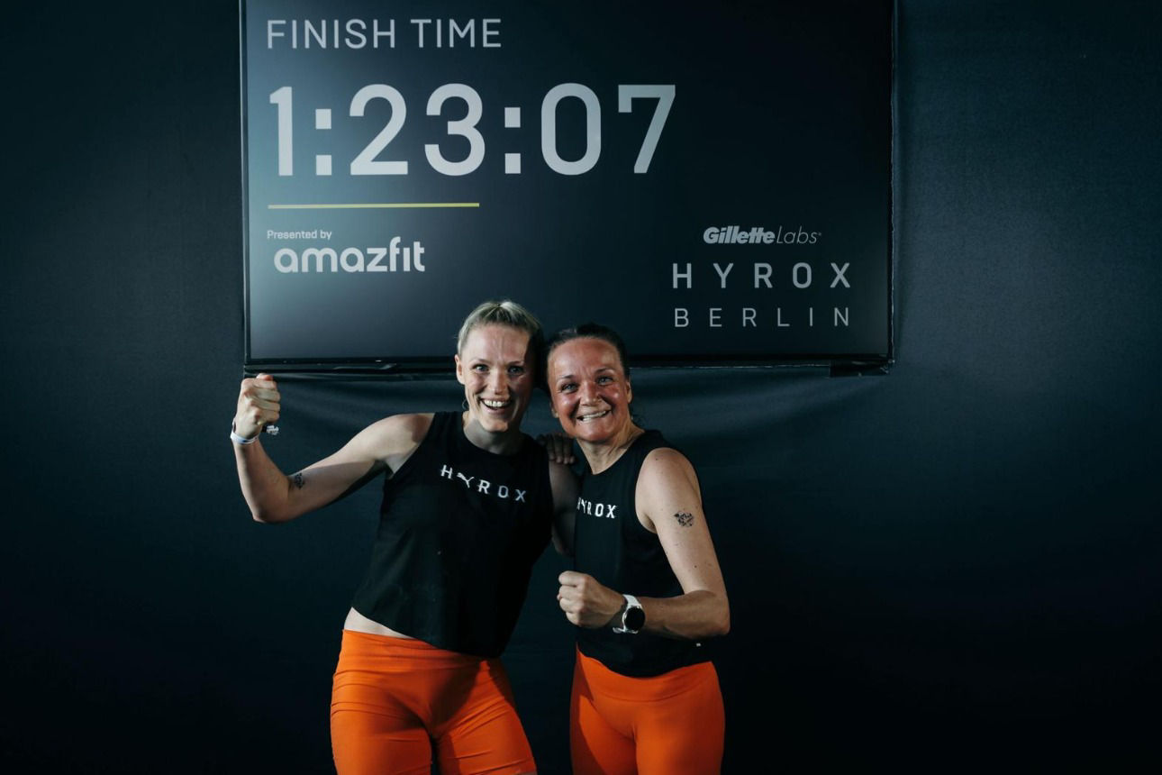 Zwei Mitarbeiterinnen beim Hyrox