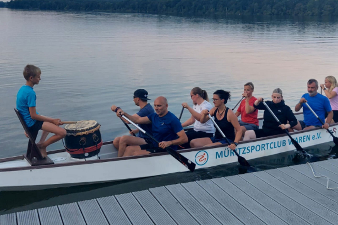 Drachenboot-Team der Raiba Seenplatte