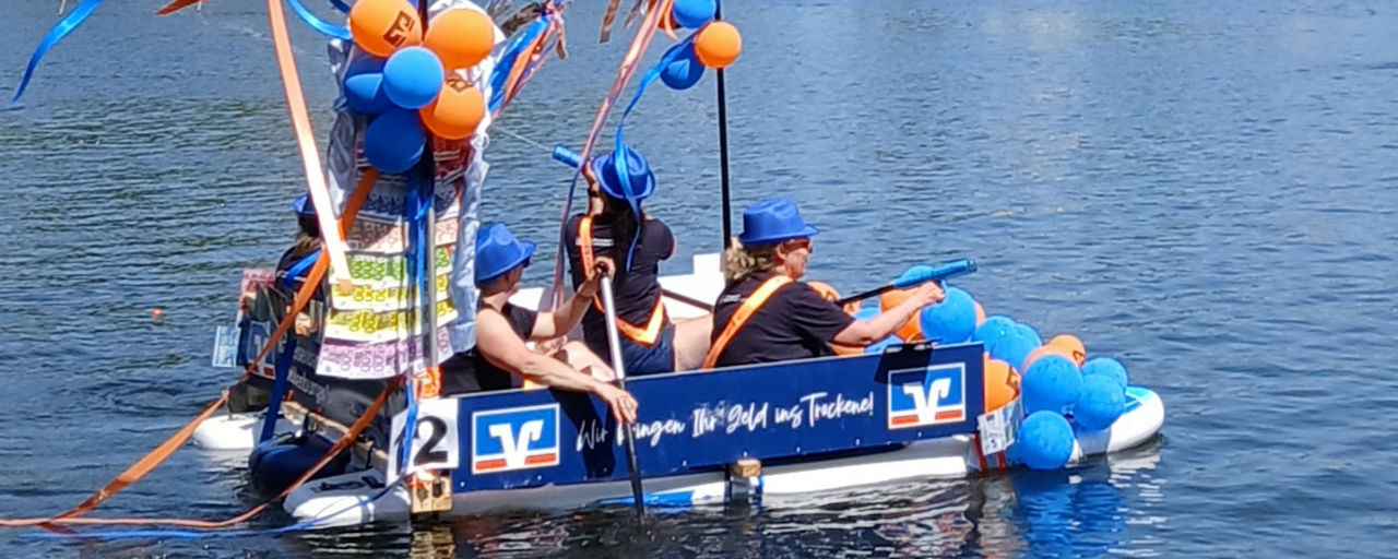Ansicht Badewannenregatta Raiffeisenbank Mecklenburger Seenplatte