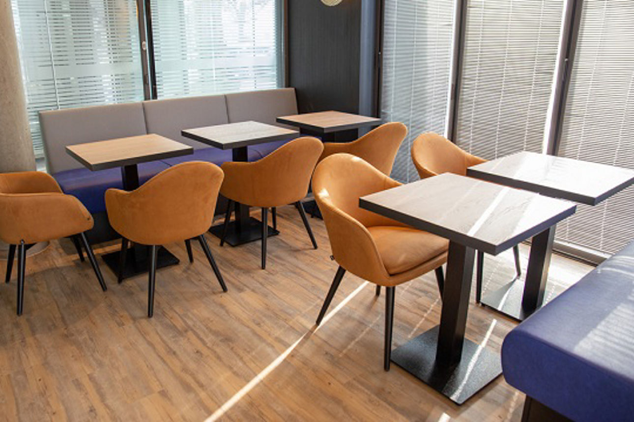 im Inneren eines Coffeeshops