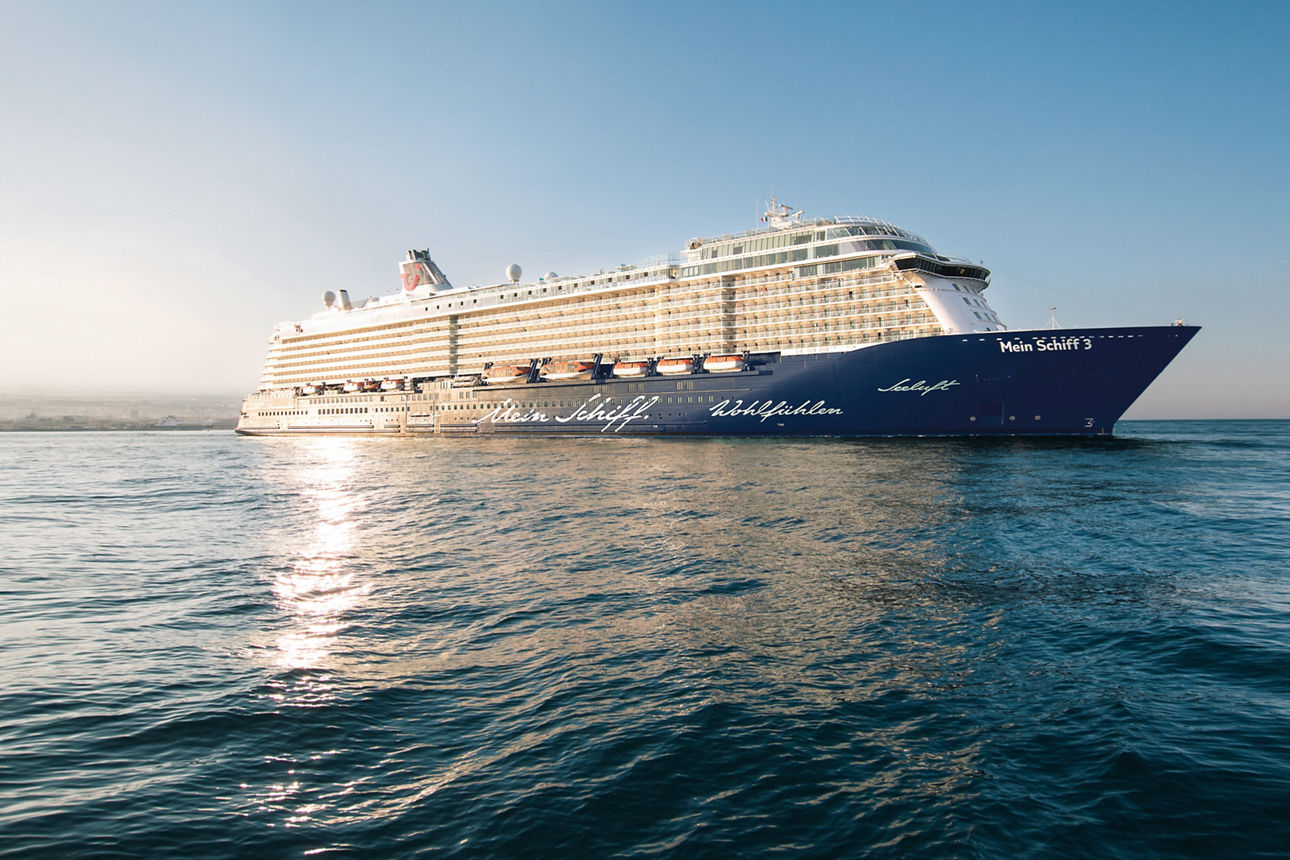 Abbildung Kreuzfahrtschiff auf der See, Bildersteller: Carolin Otersen 