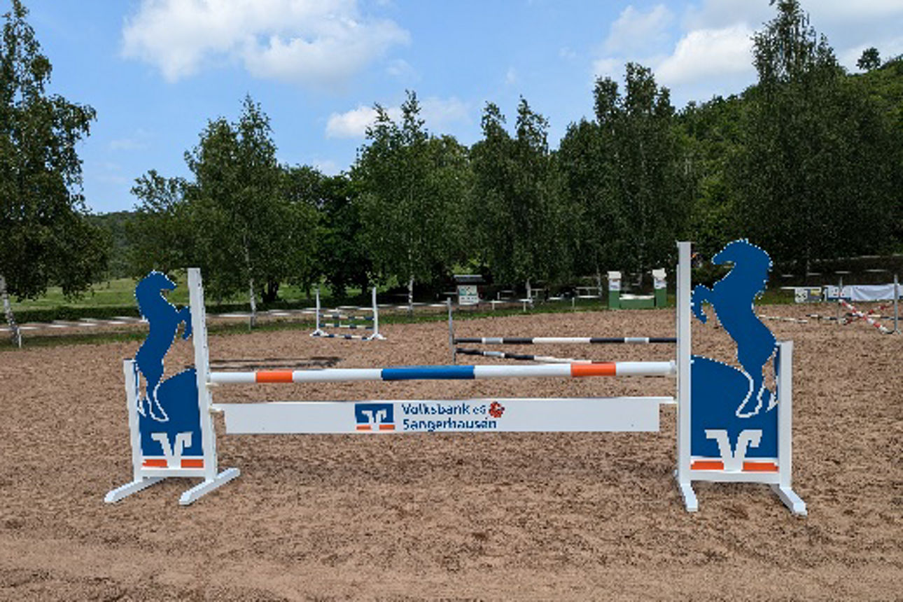Reithürde auf Reitplatz