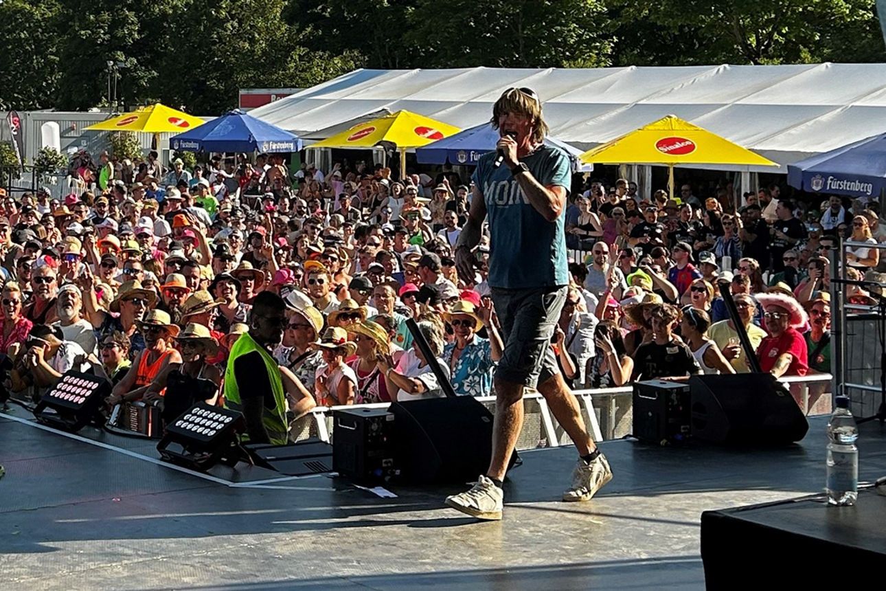 Mickie Krause auf der Bühne beim Rheingaudi Festival