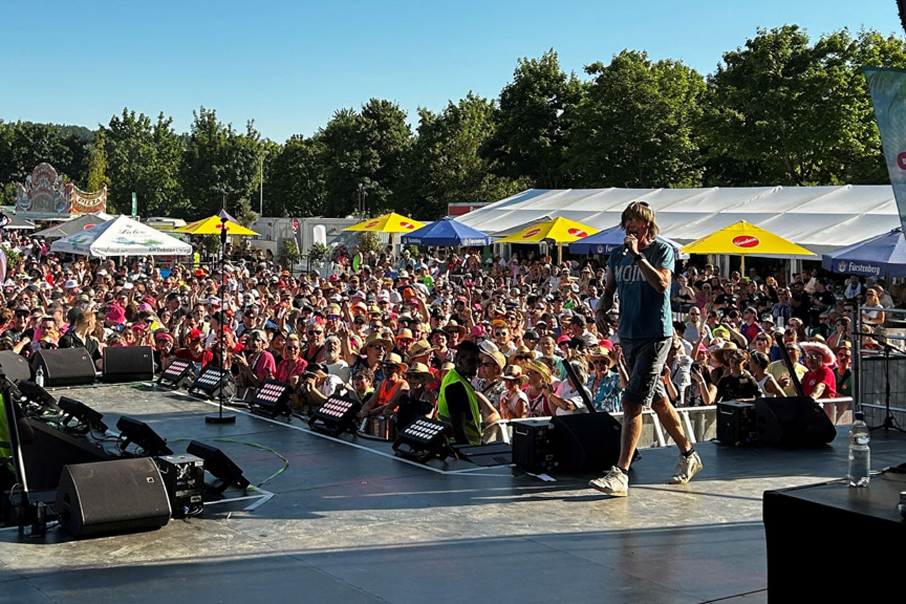 Mickie Krause auf der Bühne beim Rheingaudi Festival