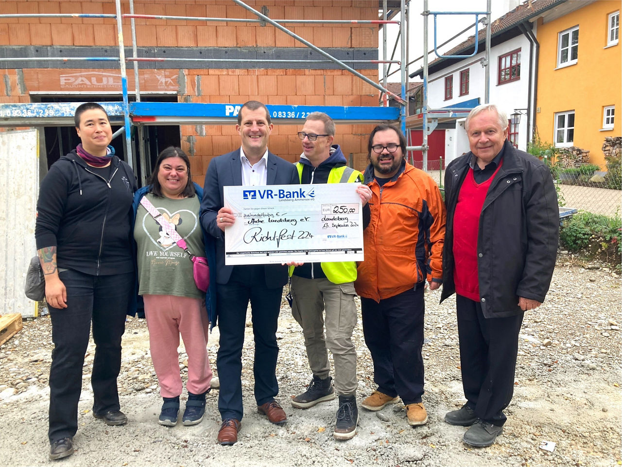 Richtfest bei der Arche Landsberg – und die VR-Bank feiert mit!