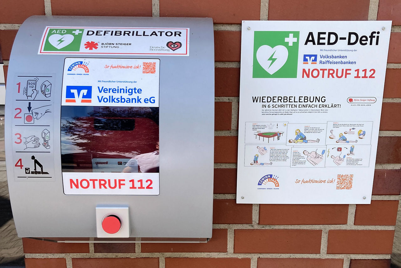 Der Defibrillator.