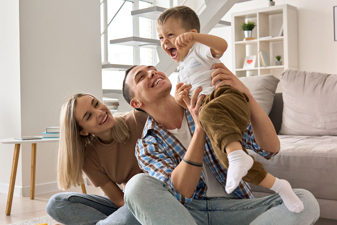 Junge Familie mit Kind