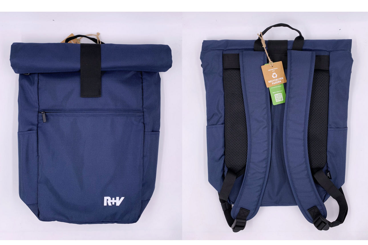 Blauer Rolltop-Rucksack mit R+V Logo