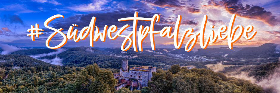 Landschaftsbild der Südwestpfalz mit Burgruine