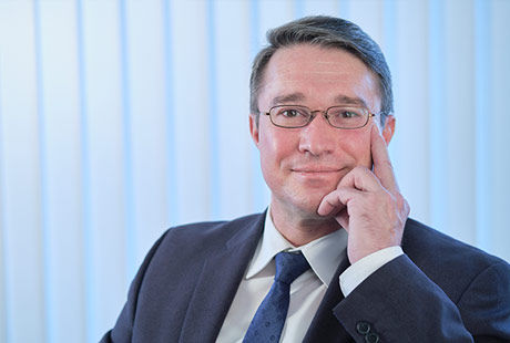 Portraitfoto von Jörg Müller