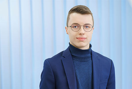 Portraitfoto von Jonas Euschen