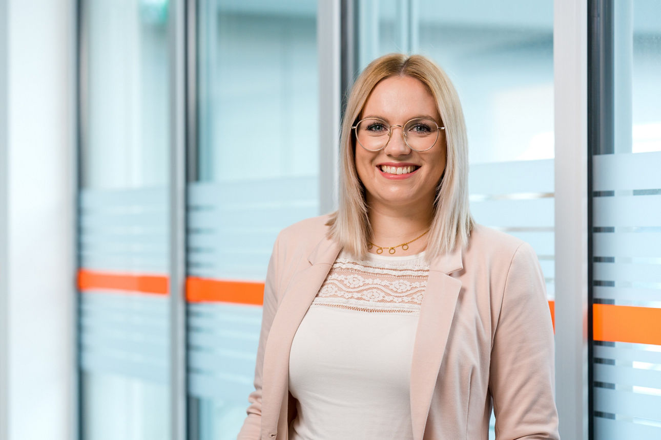  Sabina Leschinskij, Mitarbeiterin der Volksbank Westrhauderfehn