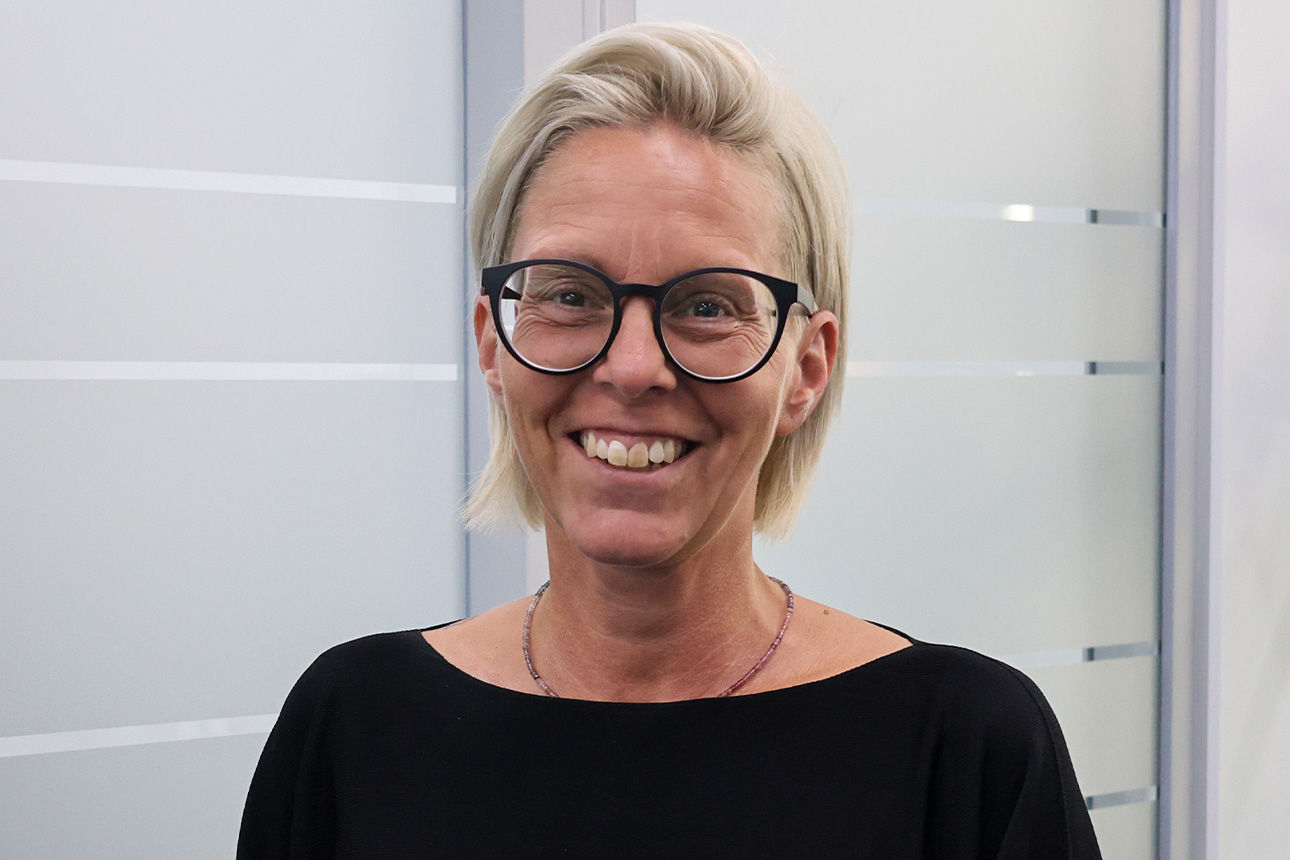 Sandra Bienek lächelt