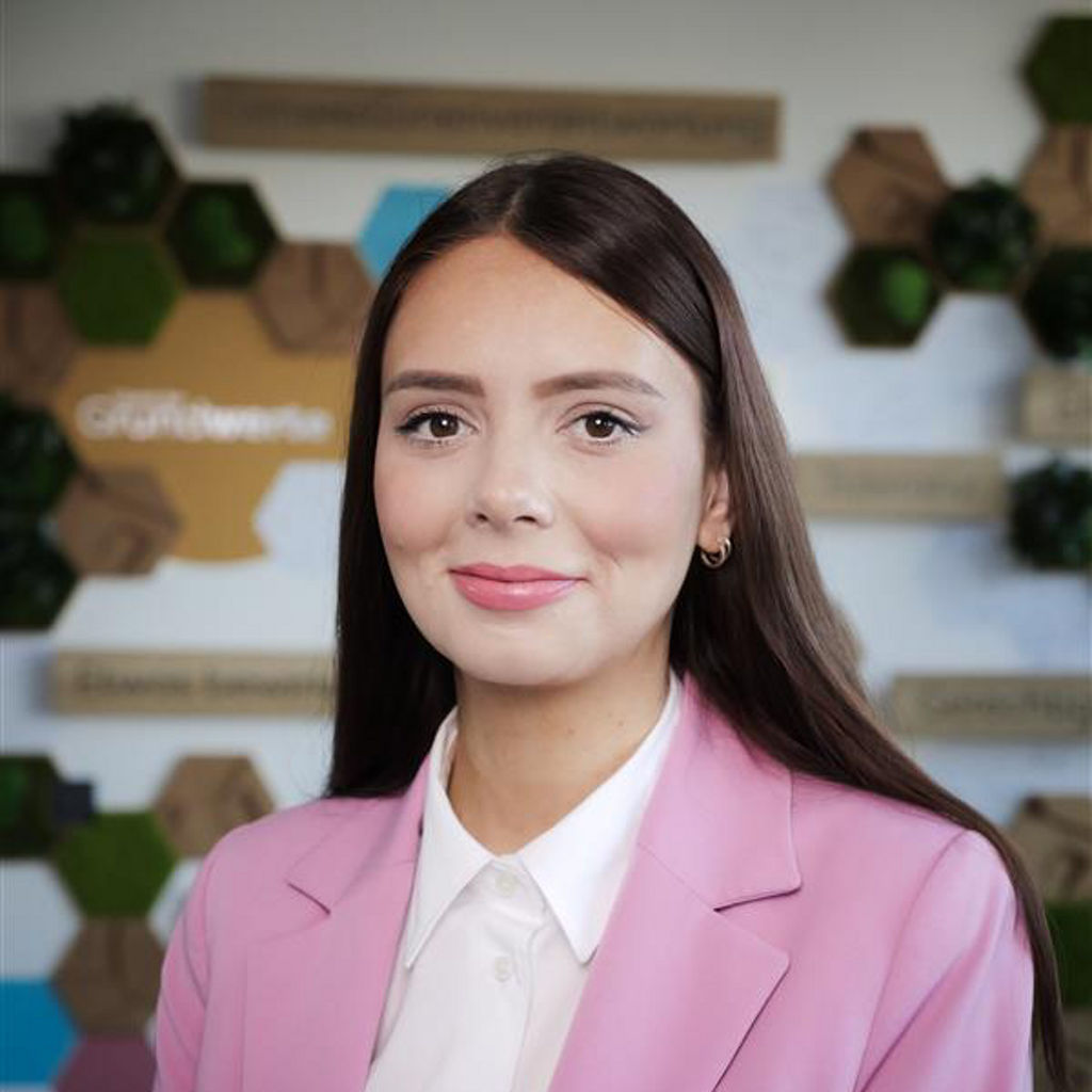 Auf dem Bild zu sehen ist unsere Nachhaltigkeitsmanagerin Sandra Montag. 