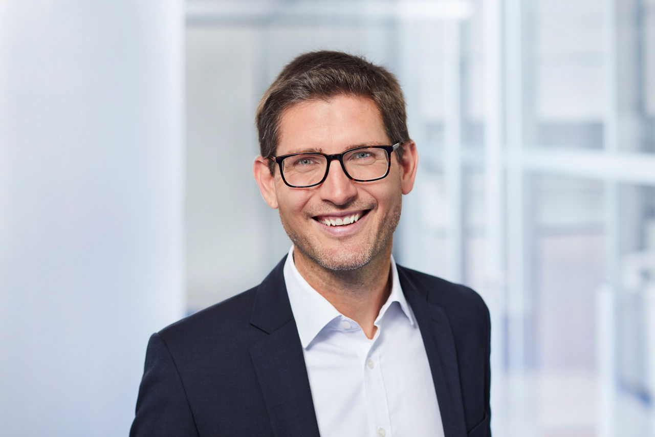Portrait zeigt Privatkundenberater Sascha Toth