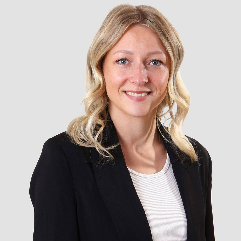 Finanzberaterin R+V Nina Saß