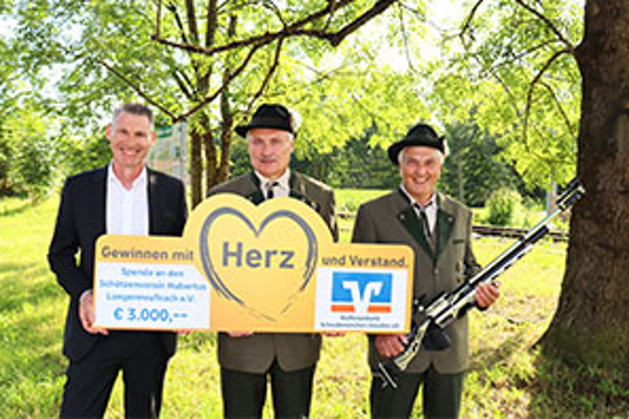 Raiffeisenbank Schwabmünchen-Stauden eG unterstützt den Schützenverein Langenneufnach